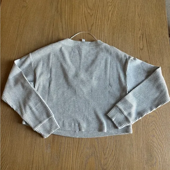 ALO Yoga Muse V-Neck Pullover
