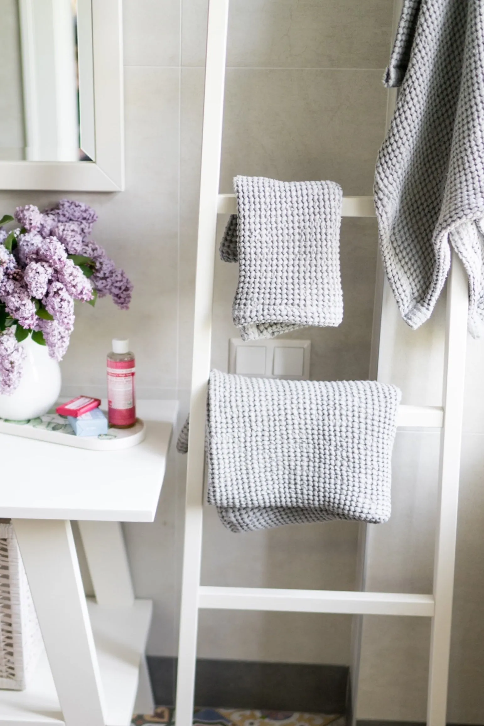 Bath Towels Set of 3 - Light gray