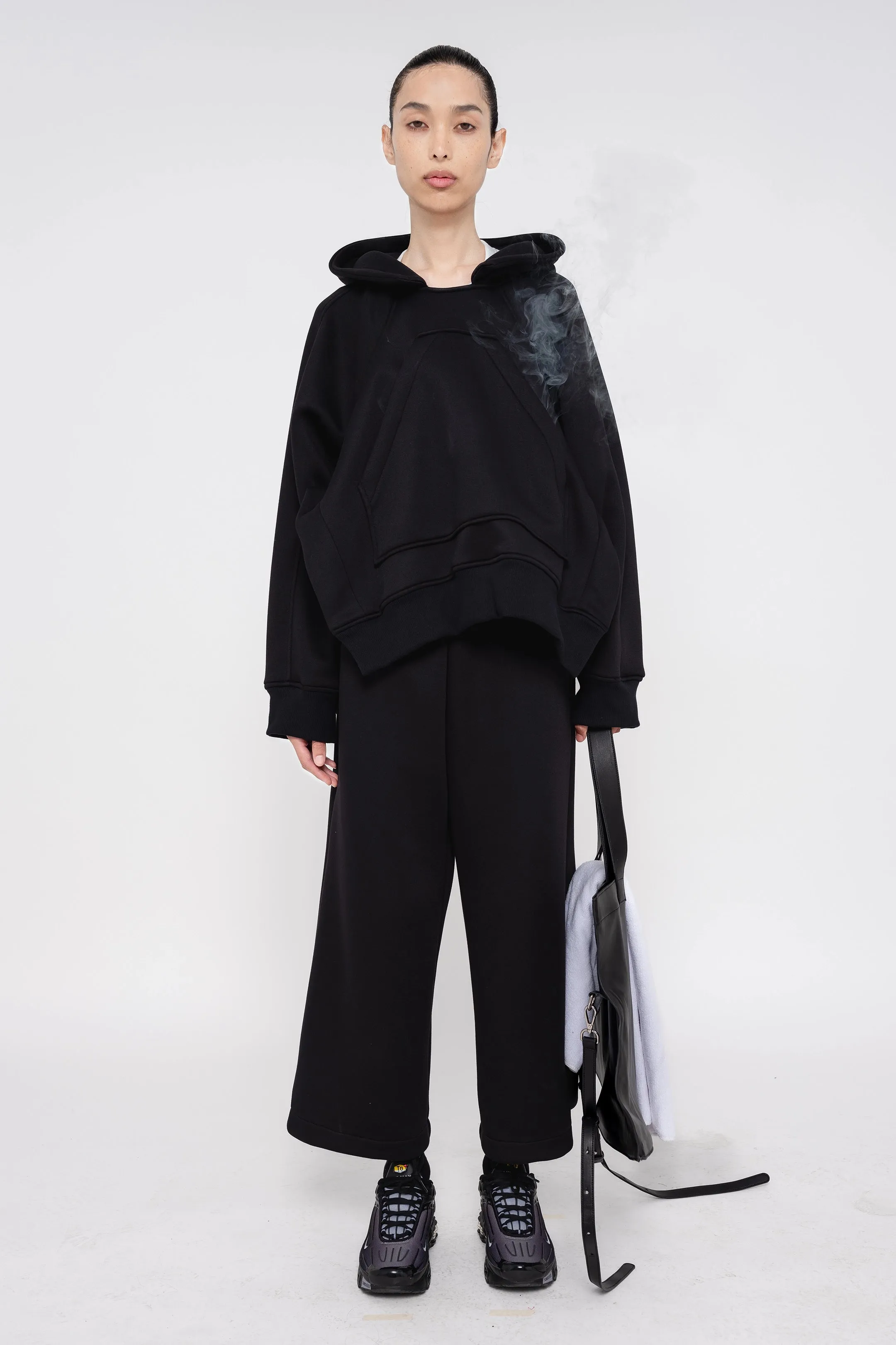 BLACK SLIT LOUNGEPANTS