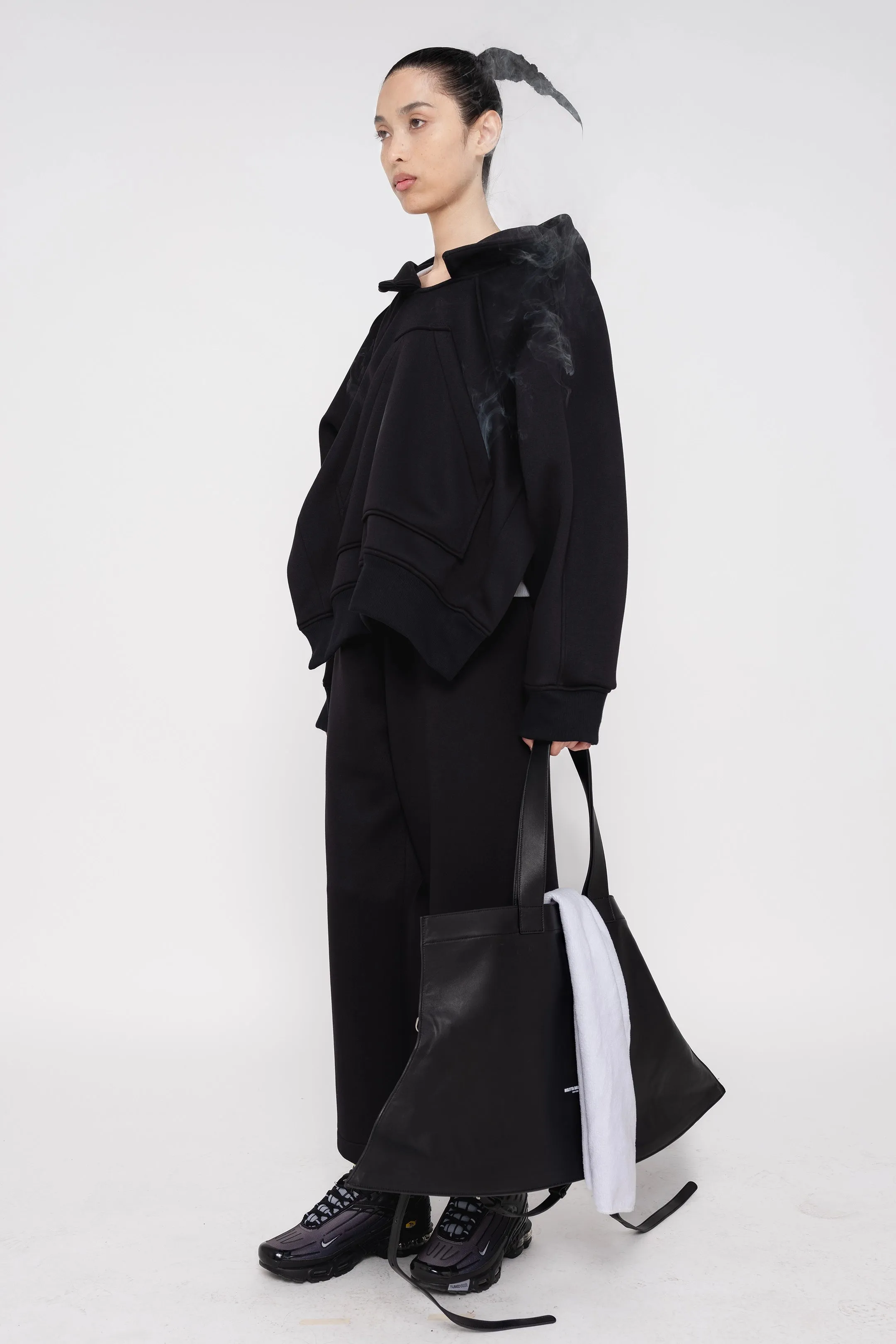 BLACK SLIT LOUNGEPANTS