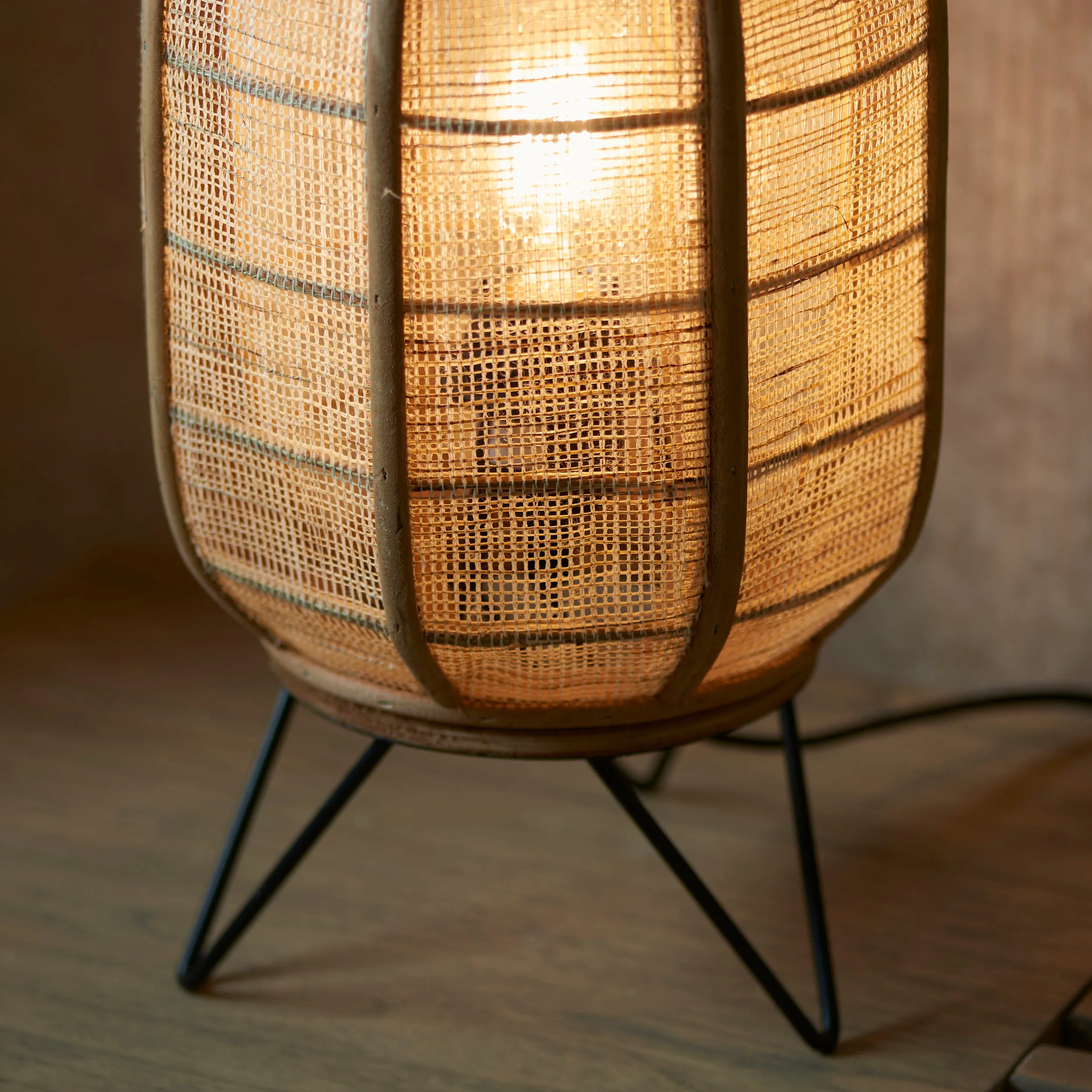 Endon 101686 Zaire 1lt Table Natural linen, natural bamboo & matt black 10W LED E27 (Required)