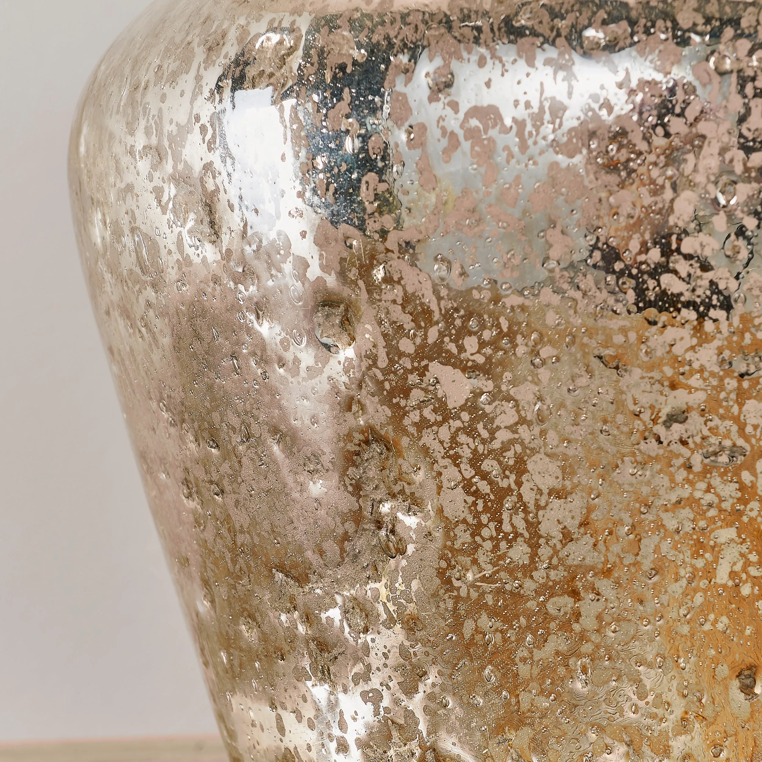 Endon 90589 Meteora 1lt Table Pearl ombre foil & vintage white linen 40W E27 GLS (Required)