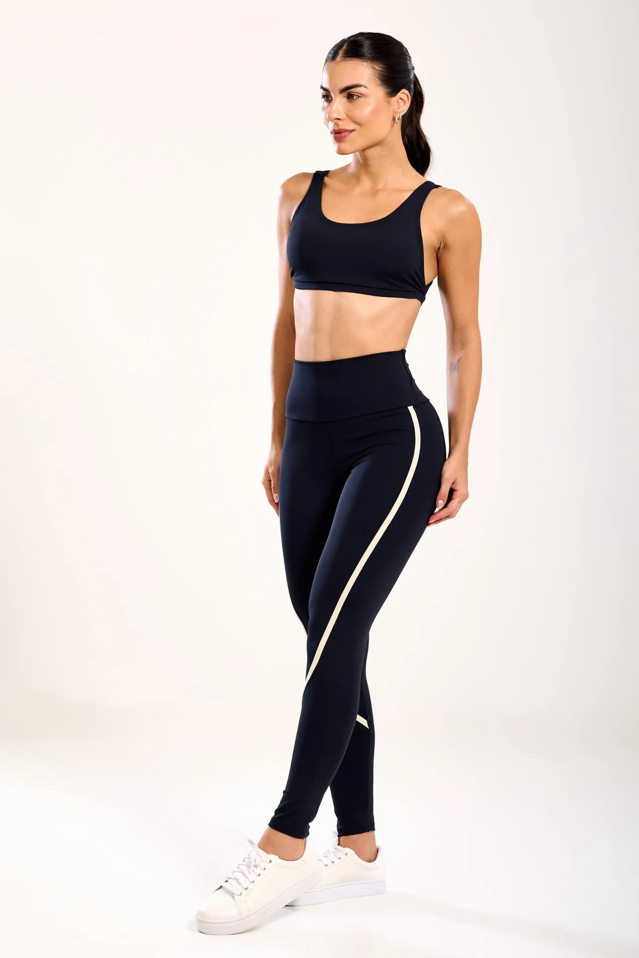 LEGGING FLOW DETAILS BLACK AND WHITE