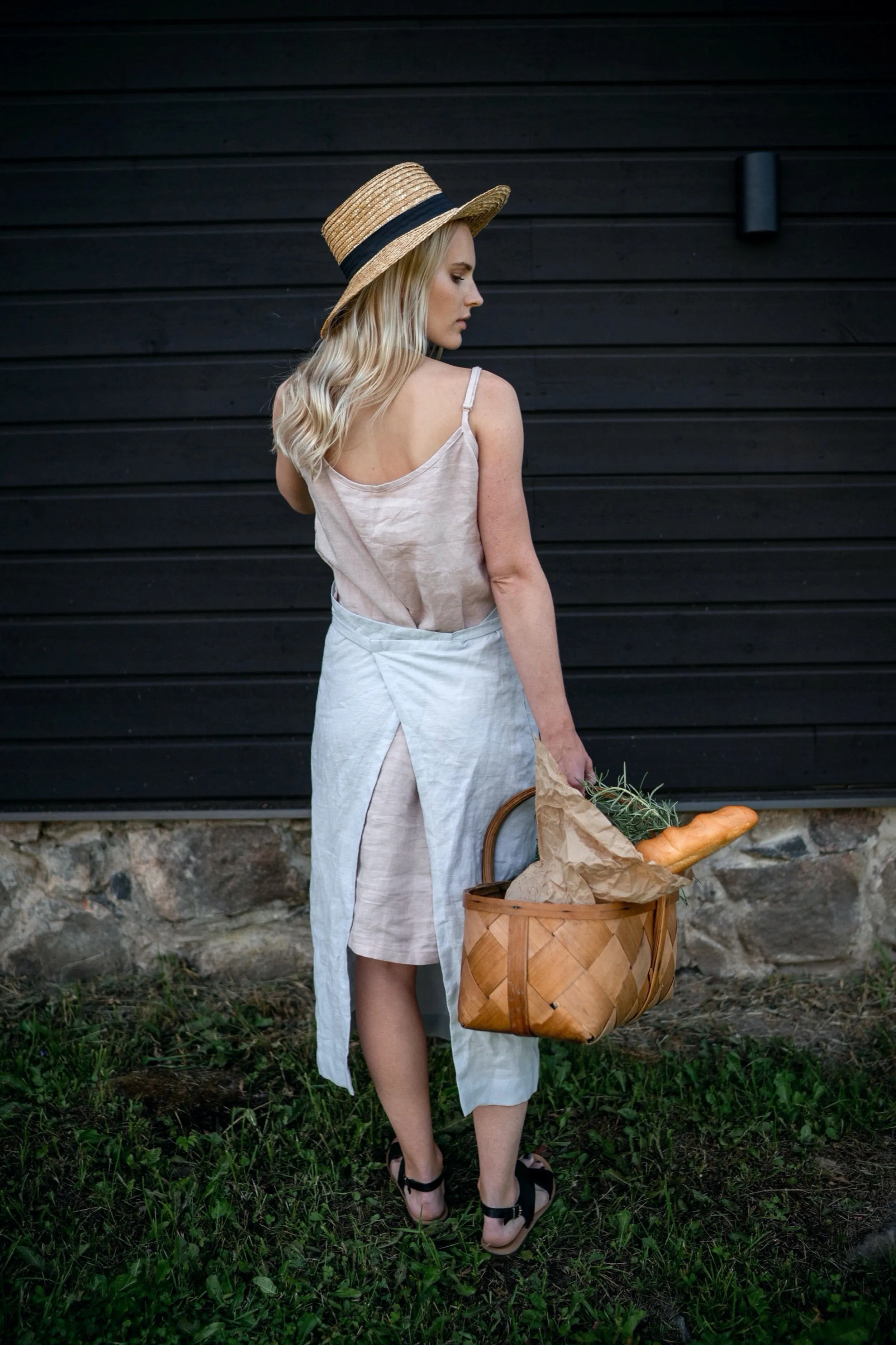 Linen bib apron