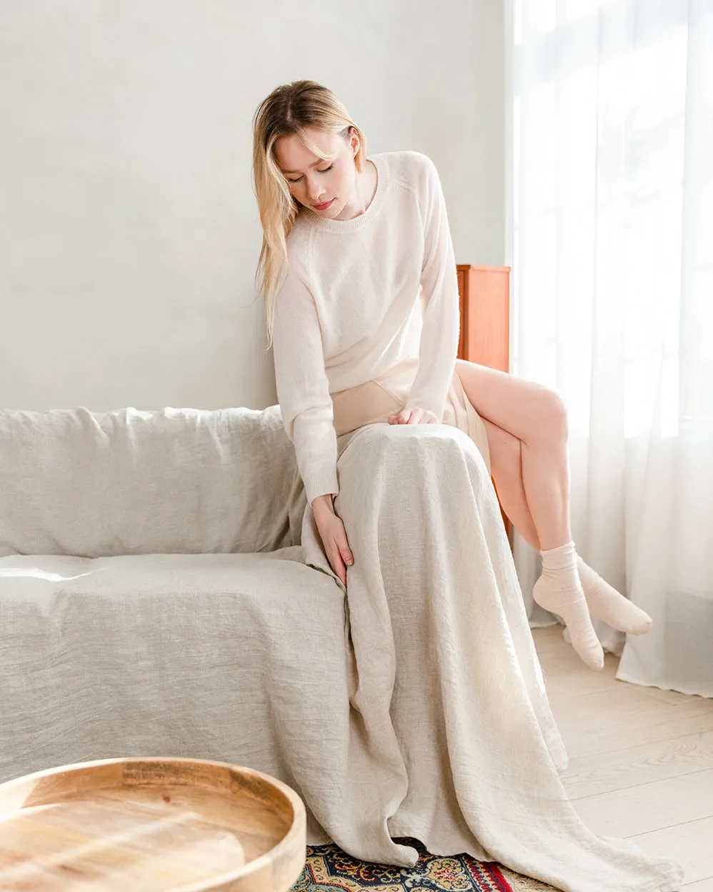 Linen couch cover in Natural Light color (density 190 g/m2)