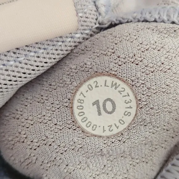 Lululemon Free to Be Bra