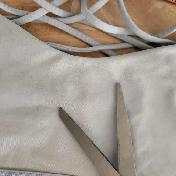 Lululemon Free to Be Bra