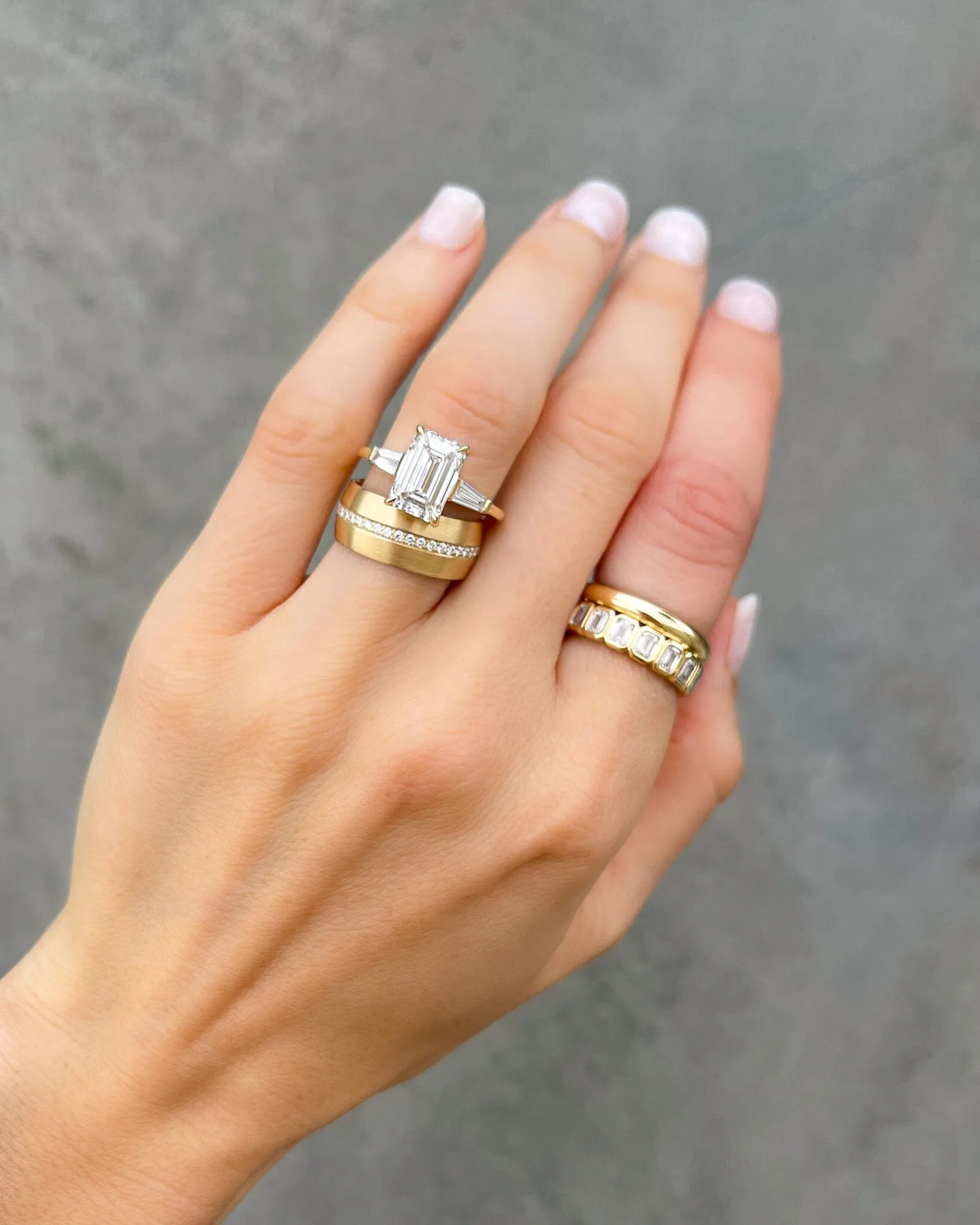 Midi Bezel Set Eternity Band With Emerald Cuts