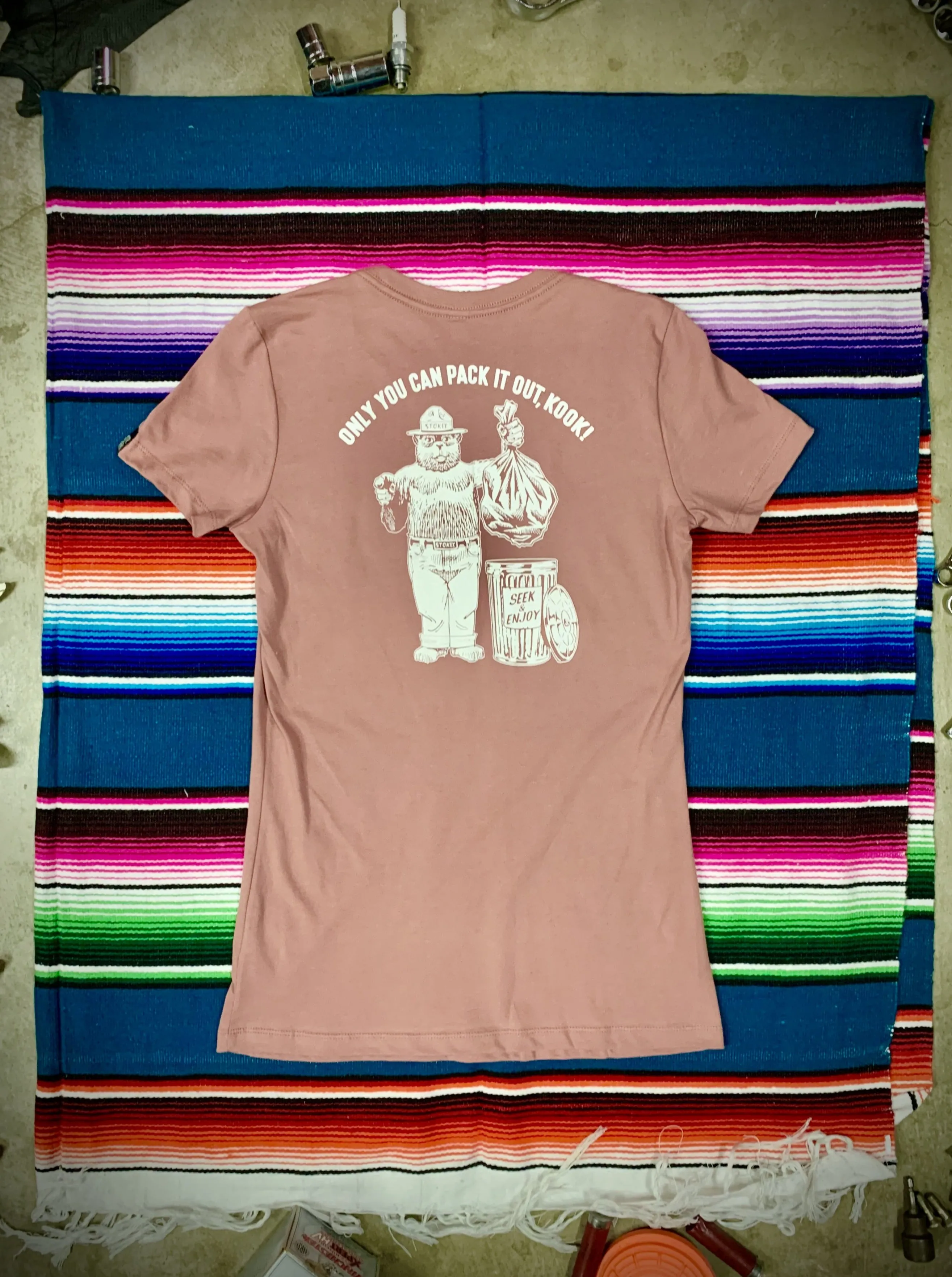 PACK IT OUT WOMENS TEE | MAUVE