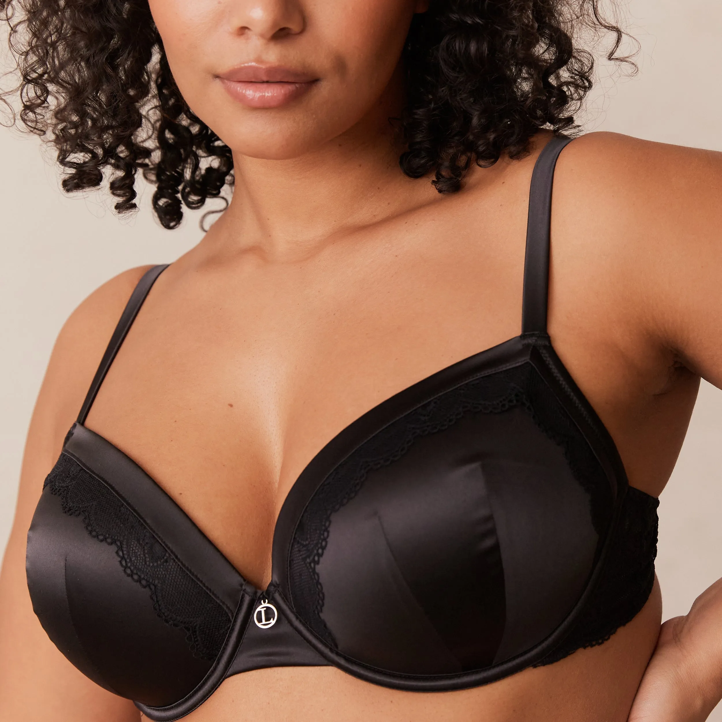 Soft Satin T-shirt Soutien-Gorge - Noir