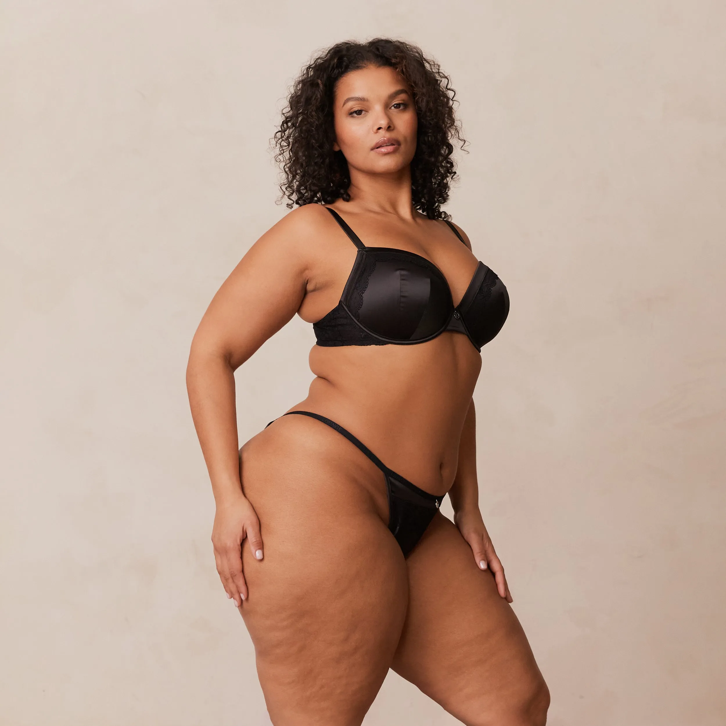 Soft Satin T-shirt Soutien-Gorge - Noir