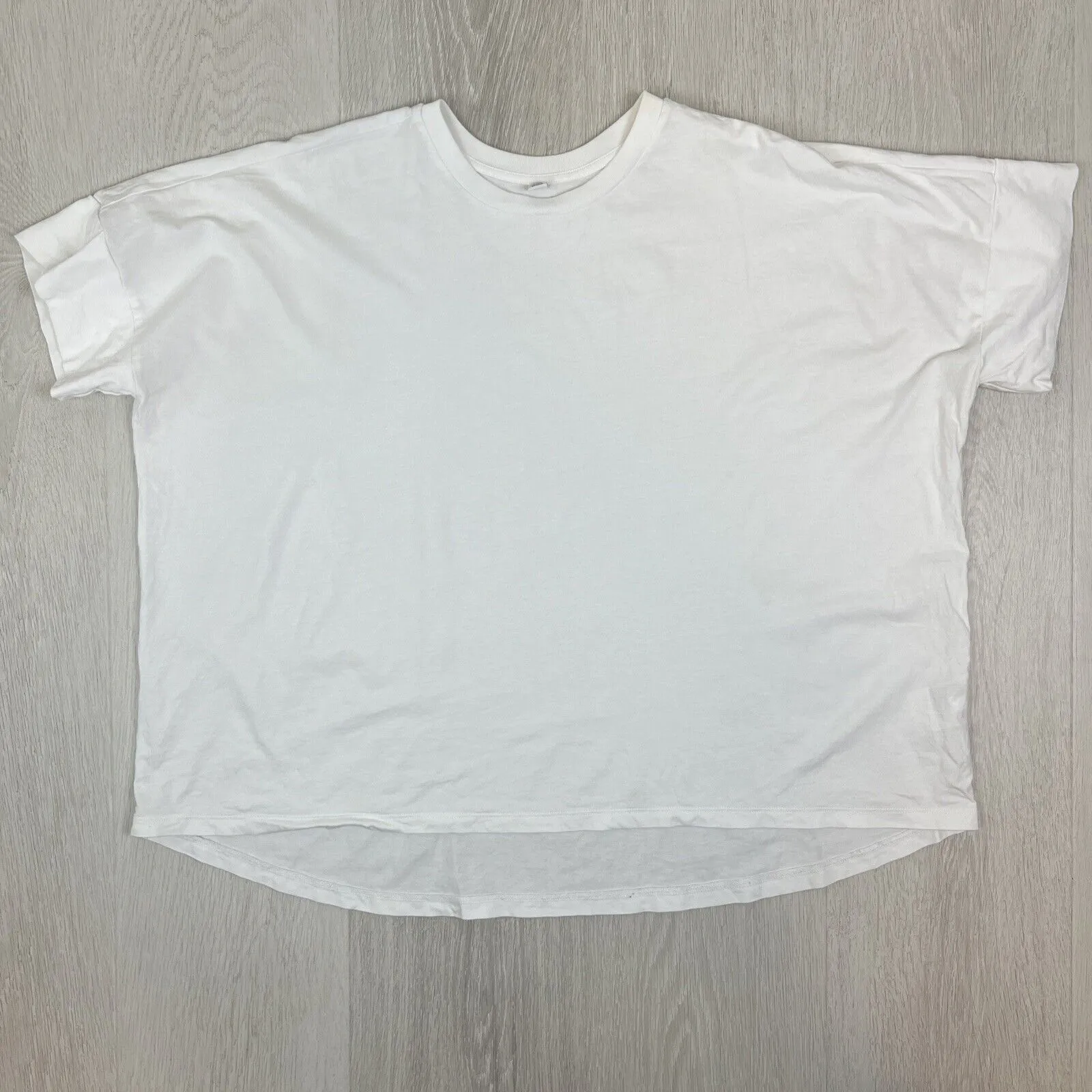 Uniqlo Womens White T-Shirt Bundle Size XS/S (2 T-Shirts)